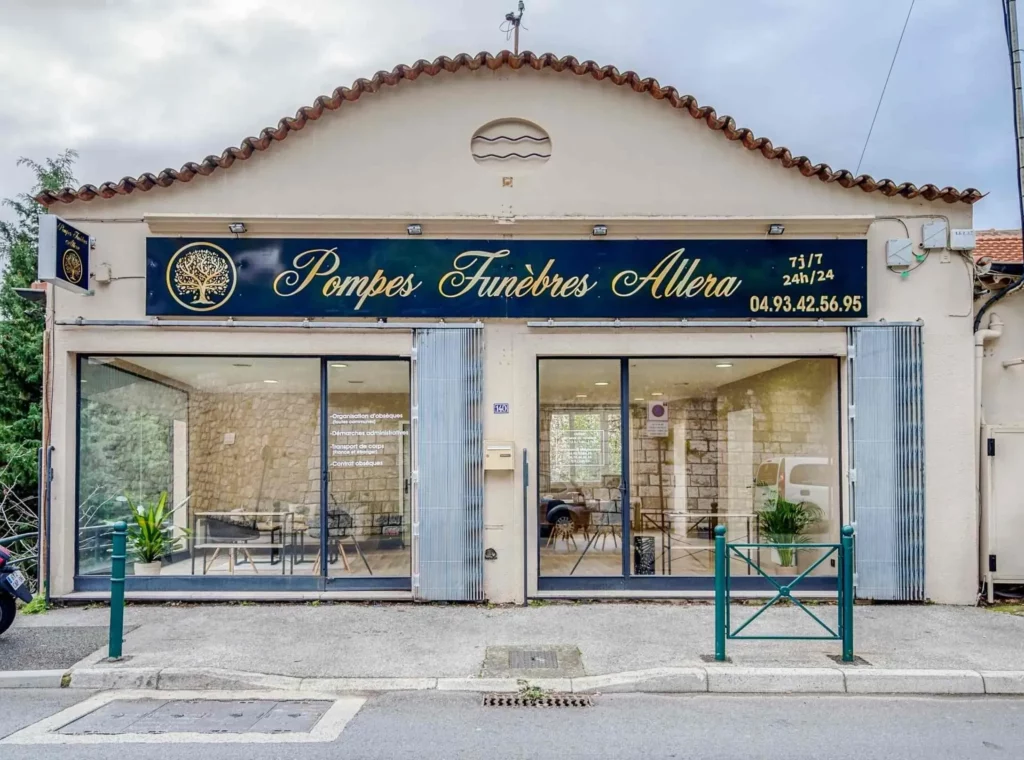 Devanture de l'agence de pompes funèbres Allera.